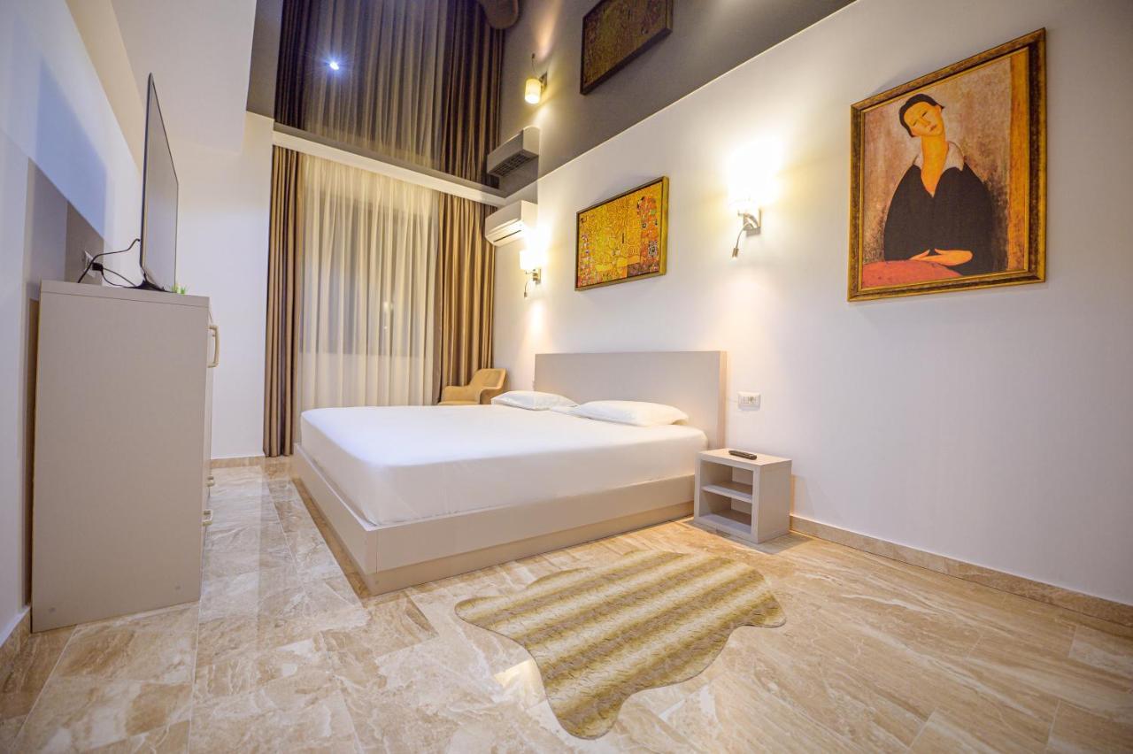 Marble Luxury - Lakeside Apartment *